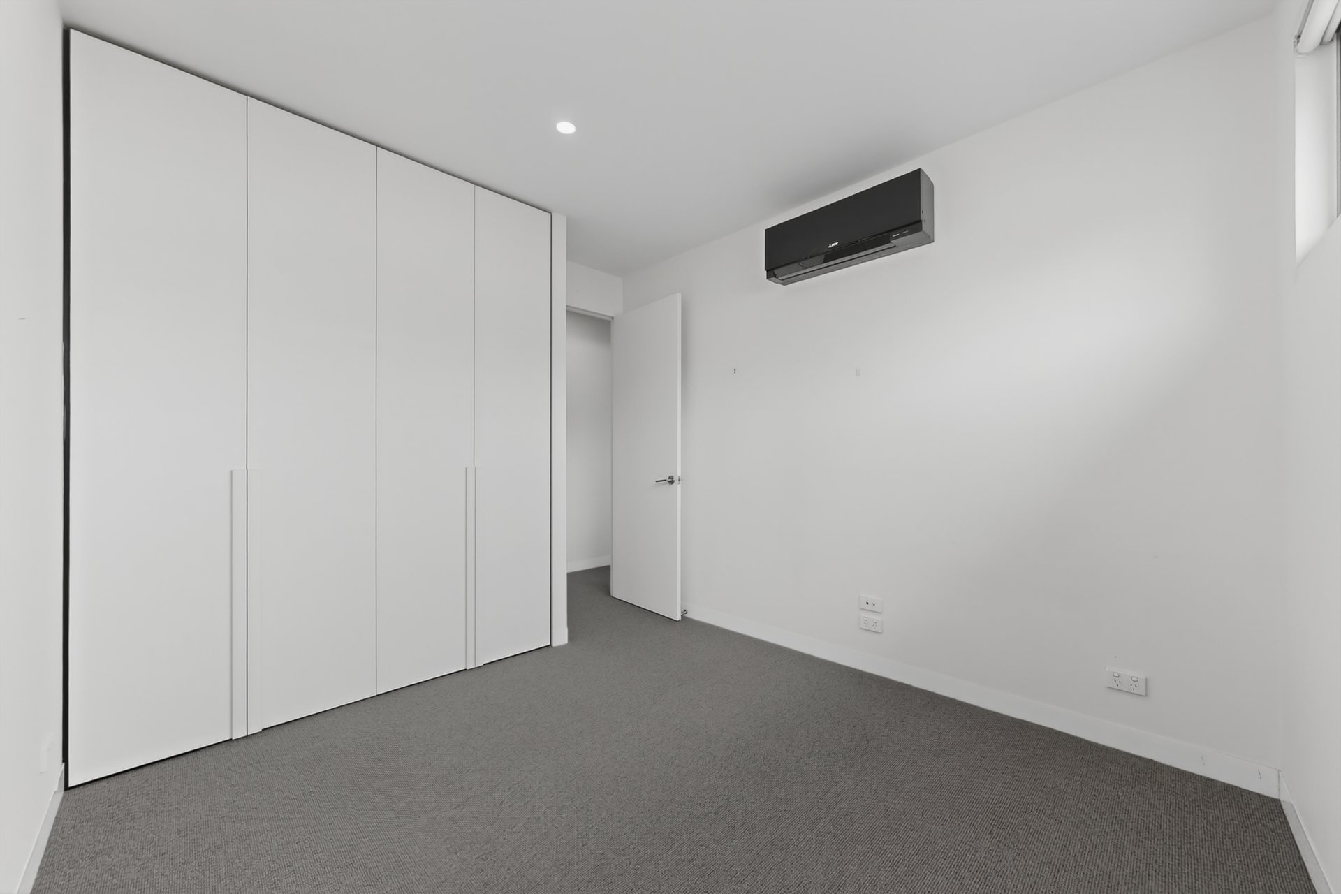 6/8 Manningtree Road, Hawthorn image 7