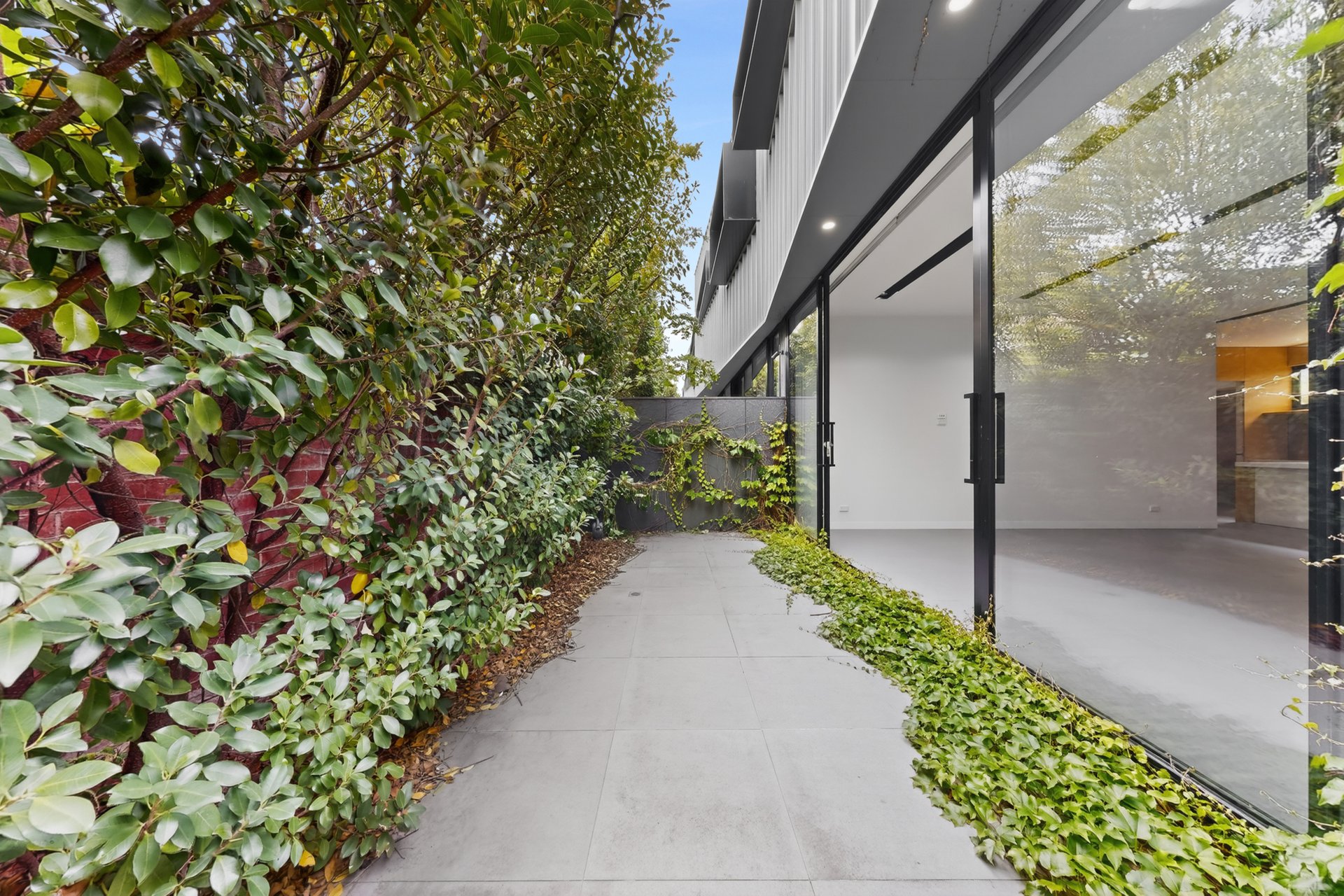 6/8 Manningtree Road, Hawthorn image 11