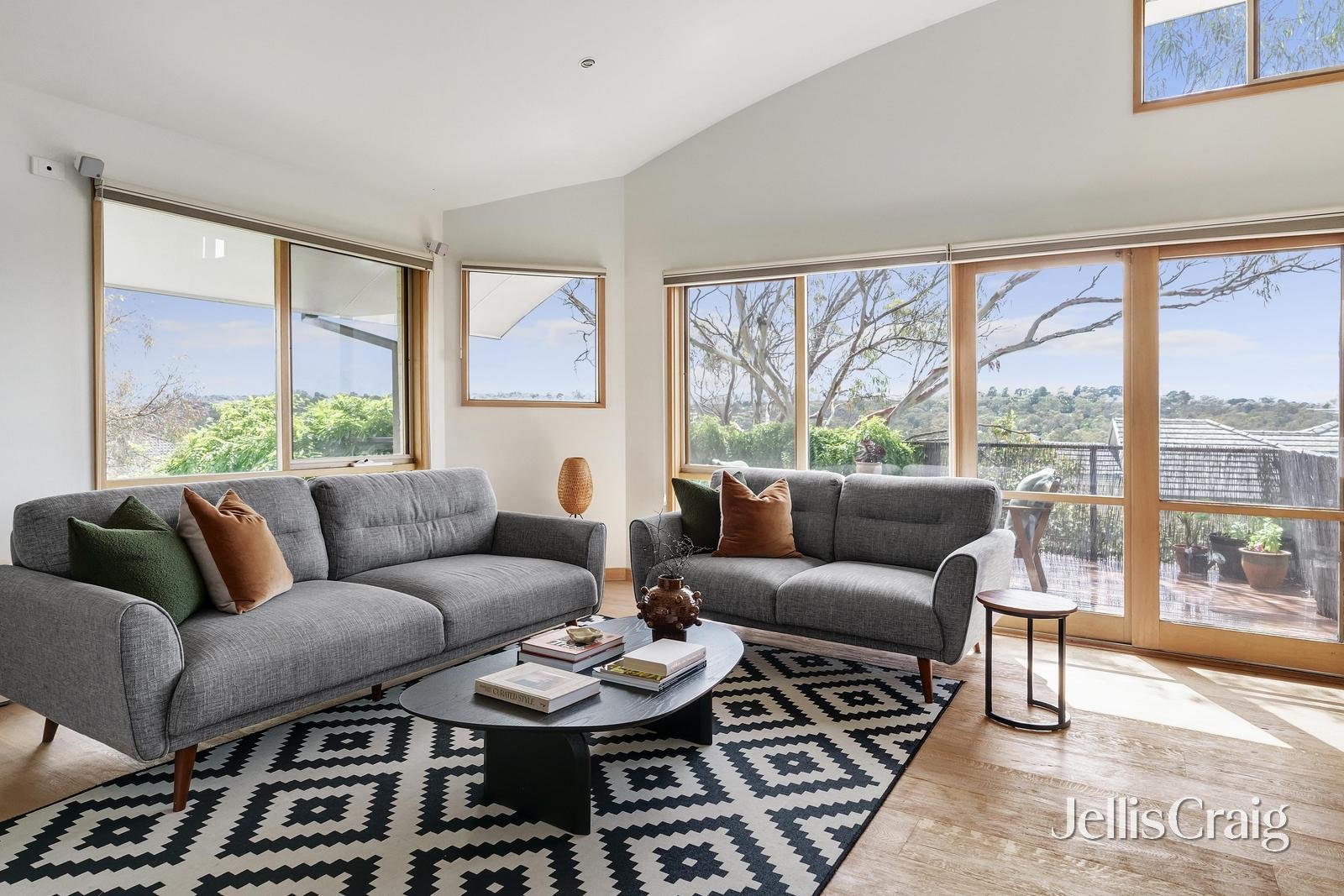 68 Porter Street, Eltham image 2