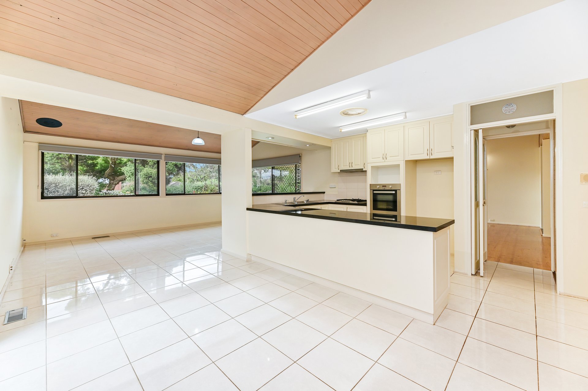 68 Remington Drive, Glen&nbsp;Waverley image 2