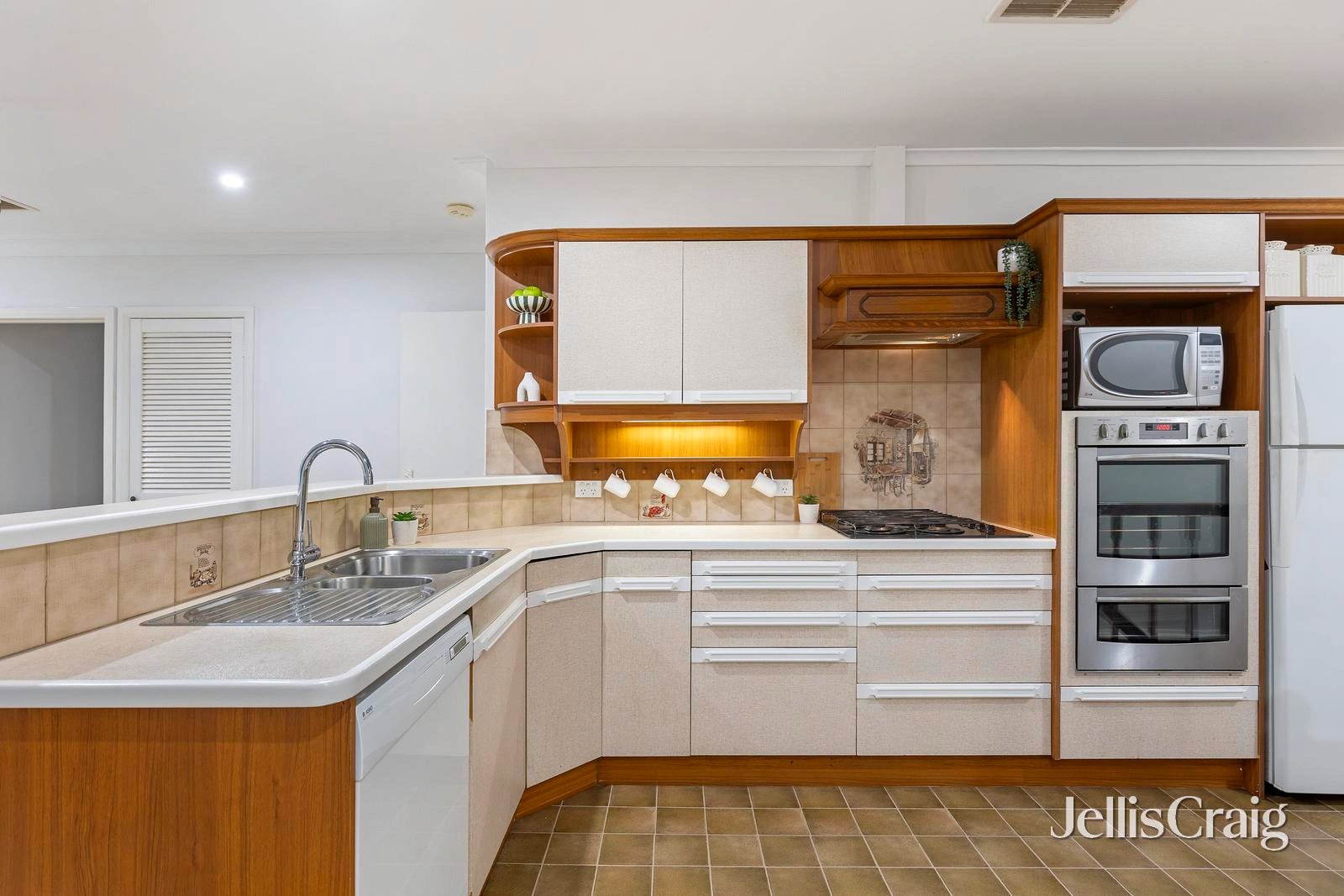 68 Roseland Grove, Doncaster image 5