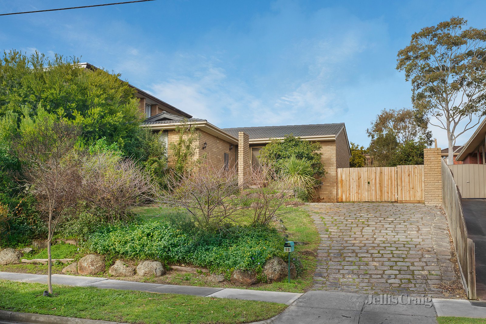 68 Saxonwood Drive, Doncaster East image 3