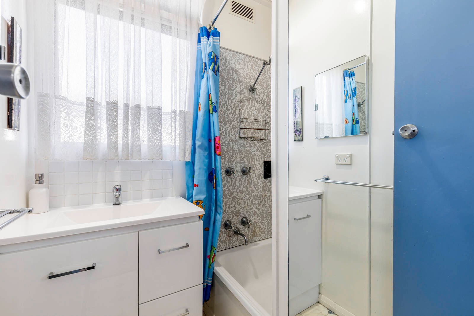 Property Gallery Thumbnail 11