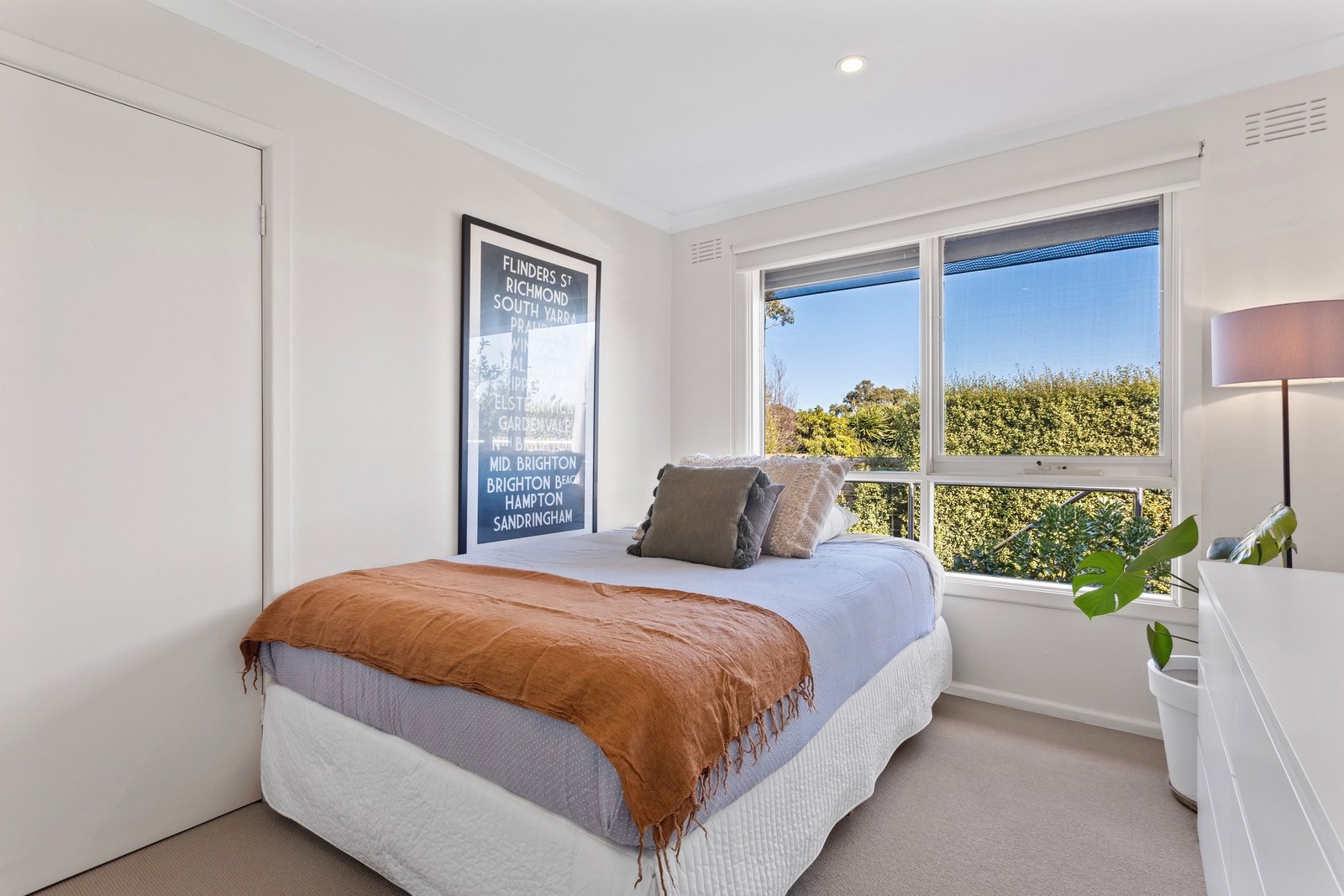Property Gallery Thumbnail 8