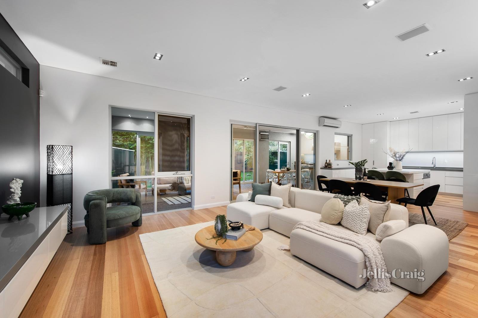 68 Voltri Street, Mentone image 2