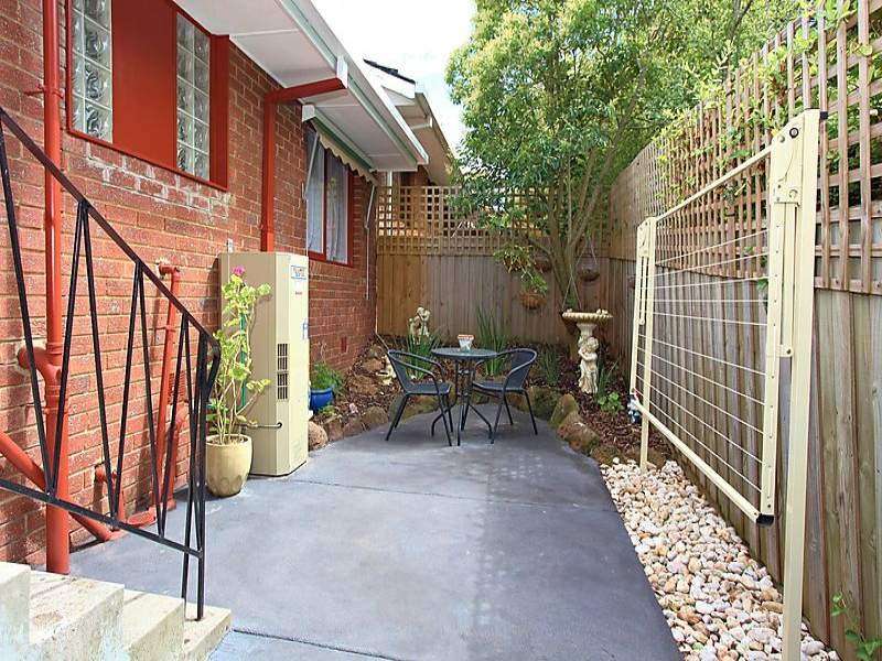 6/8 Wildwood Grove, Ringwood image 5