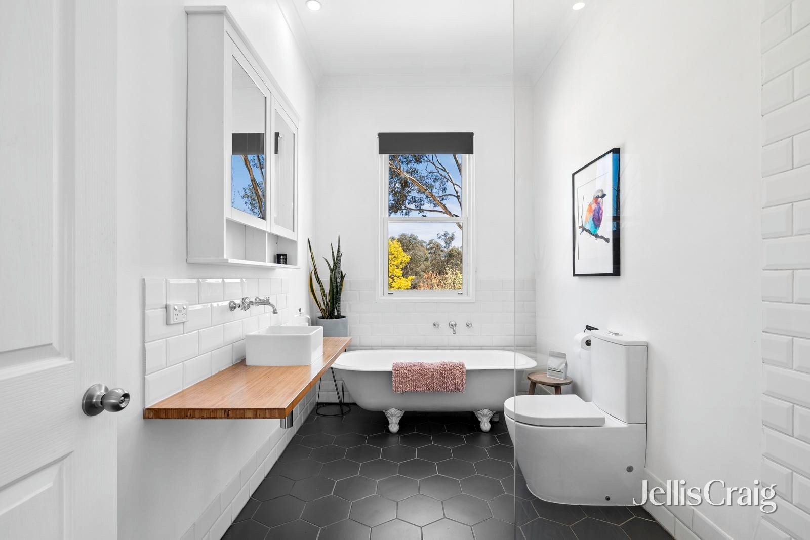 6800 Midland Highway, Guildford image 9