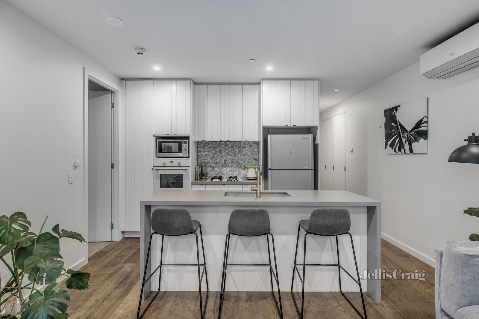 6/82 Mitchell Street, Bentleigh image 2