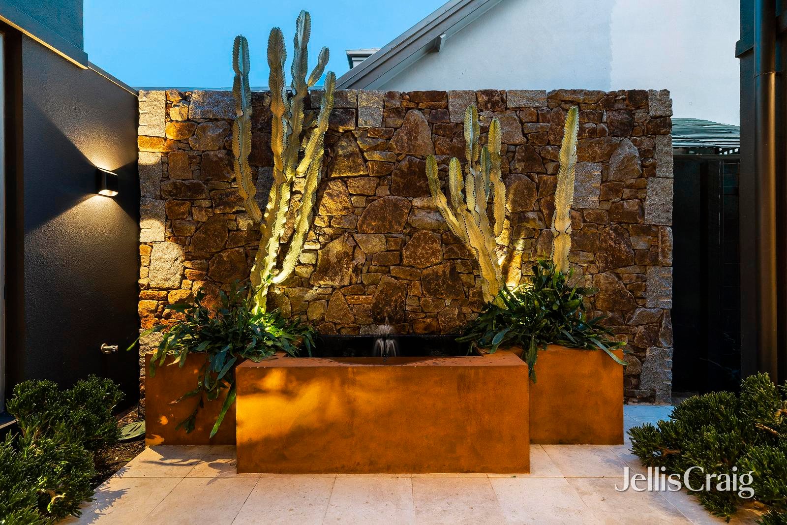 687 Esplanade, Mornington image 4