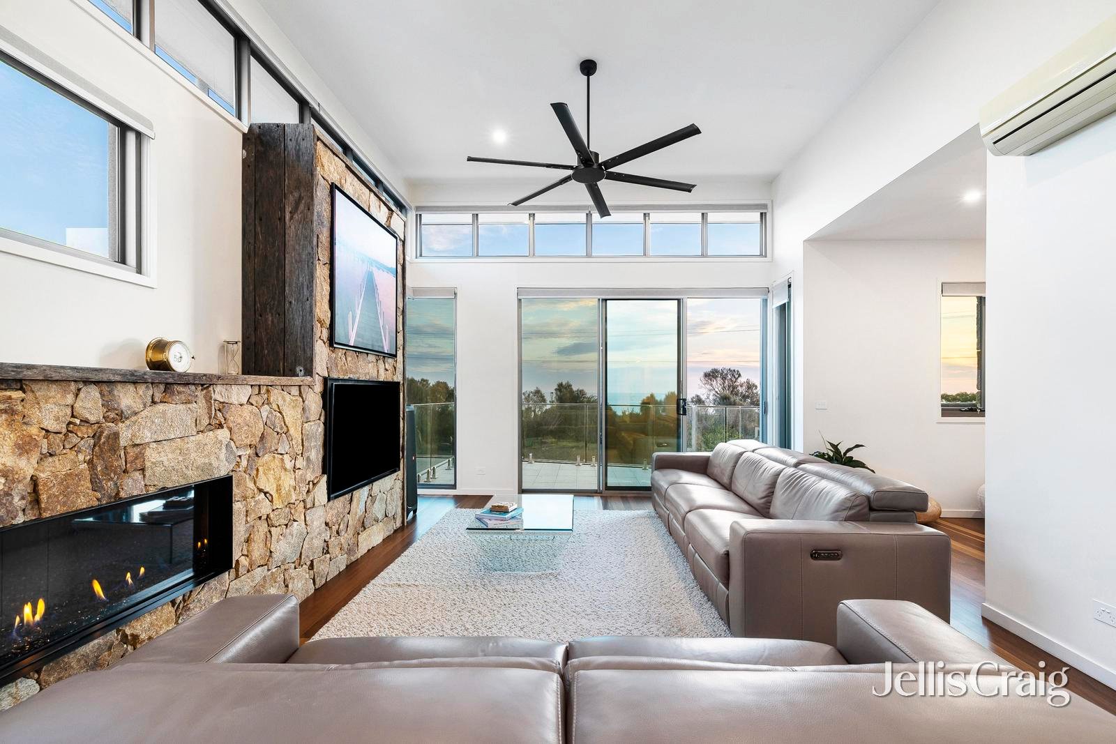 687 Esplanade, Mornington image 6