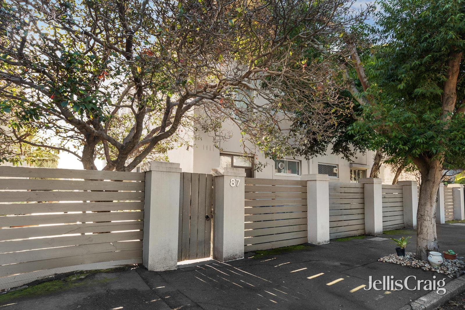 6/87 Ross Street, Port Melbourne image 1