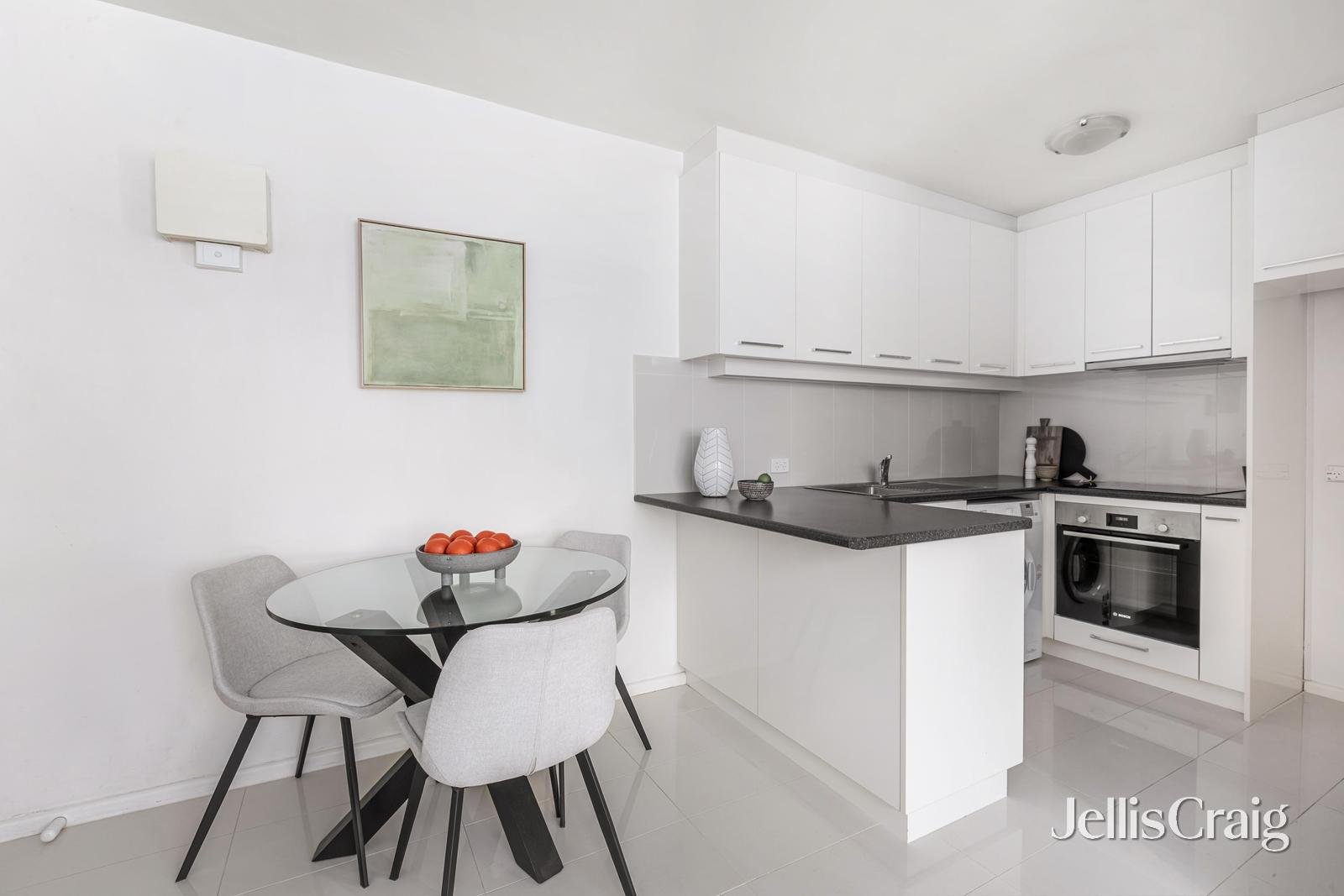 6/87 Ross Street, Port Melbourne image 5
