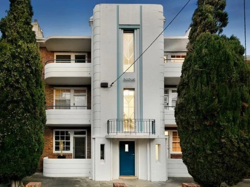 6/9 Bluff Avenue, Elwood image 1