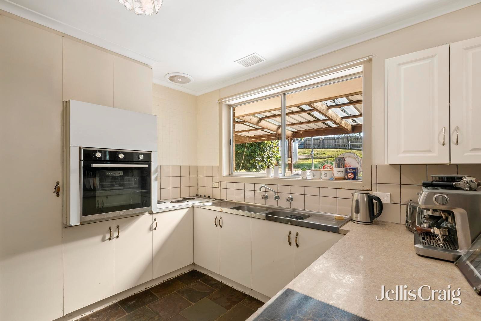69 Carronvale Road, Mooroolbark image 2