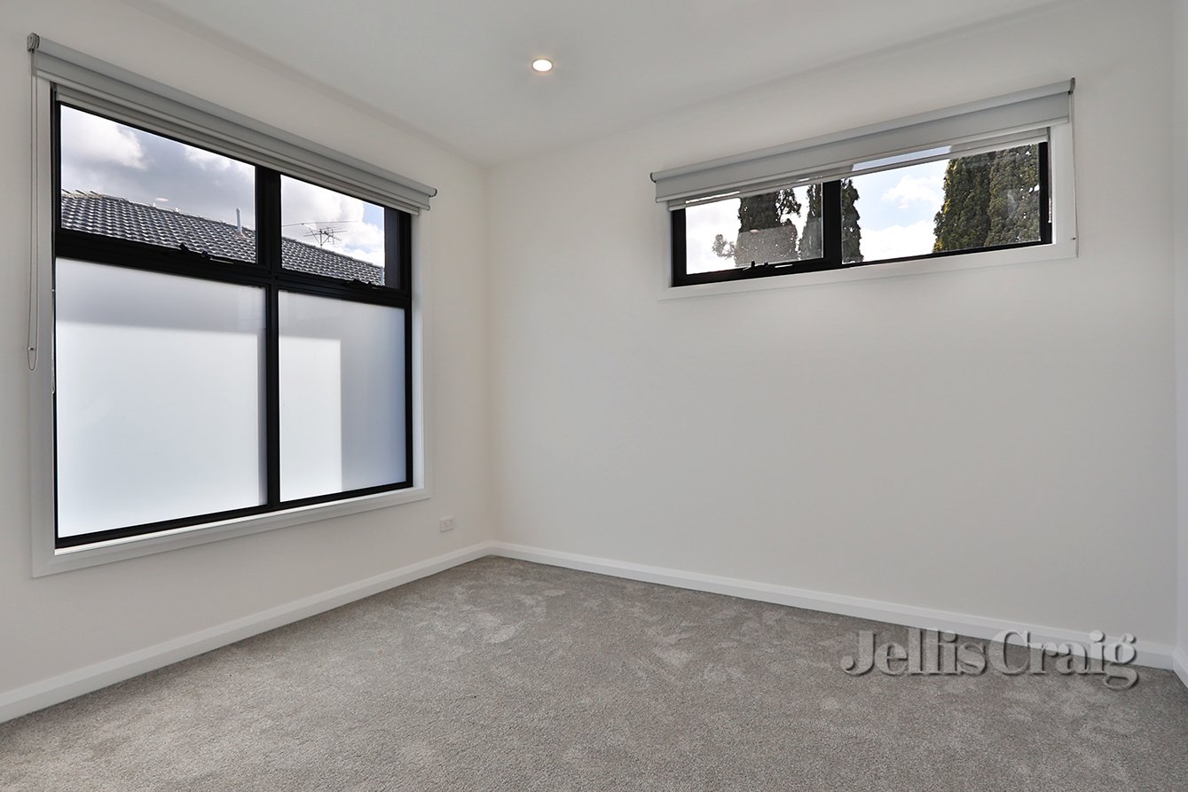 69 Crow Street, Burwood East image 8