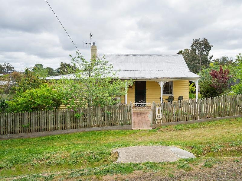 69 Doveton Street, Castlemaine image 1