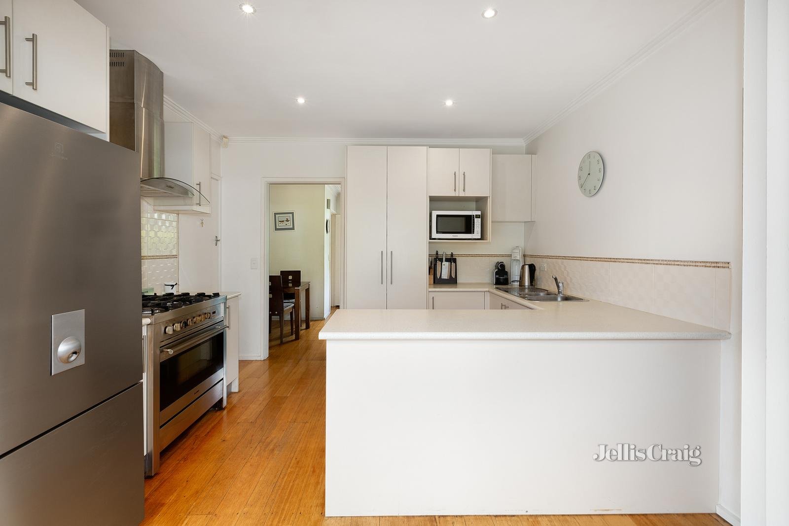 69 Eley Road, Box Hill South image 3
