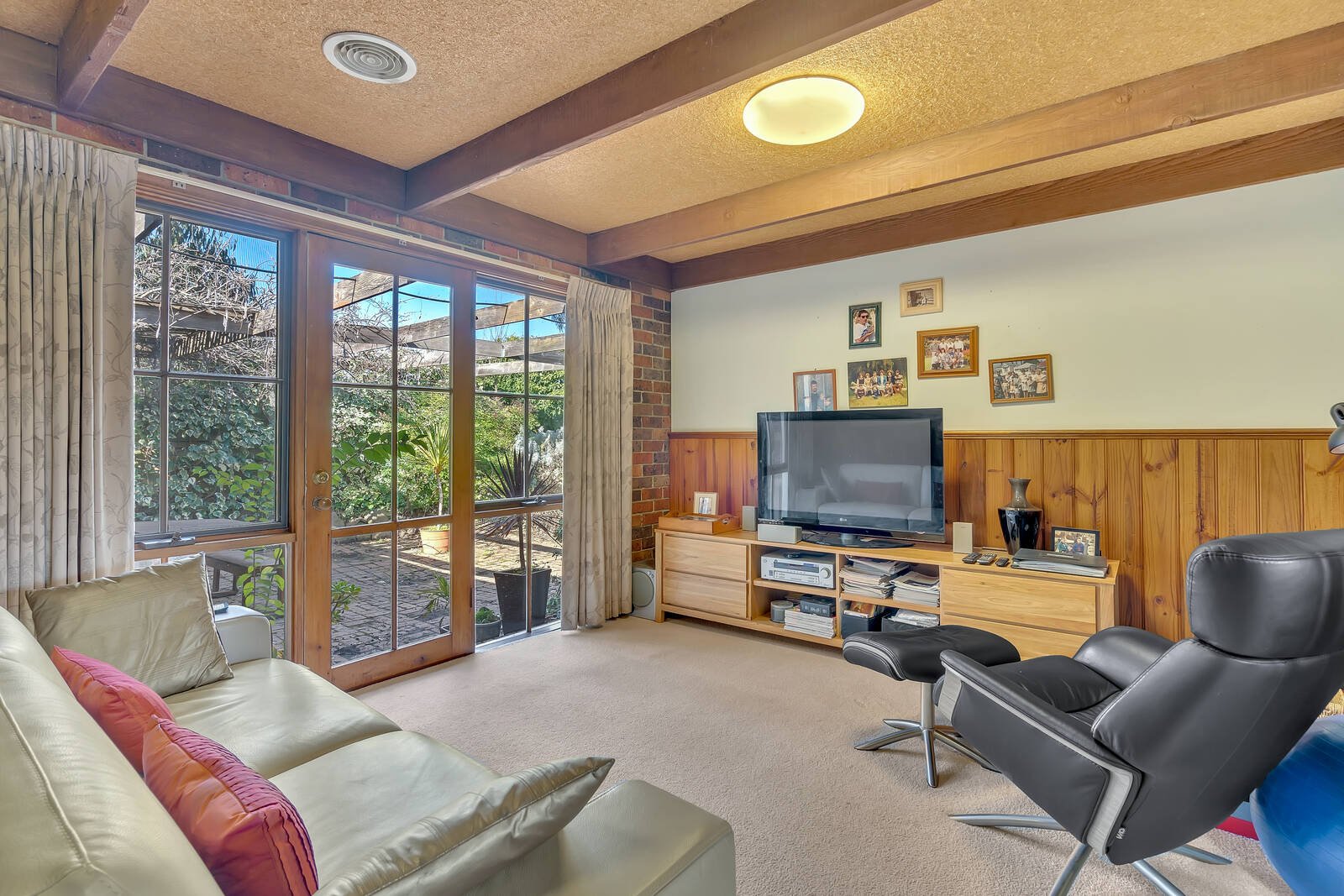 Property Gallery Thumbnail 8