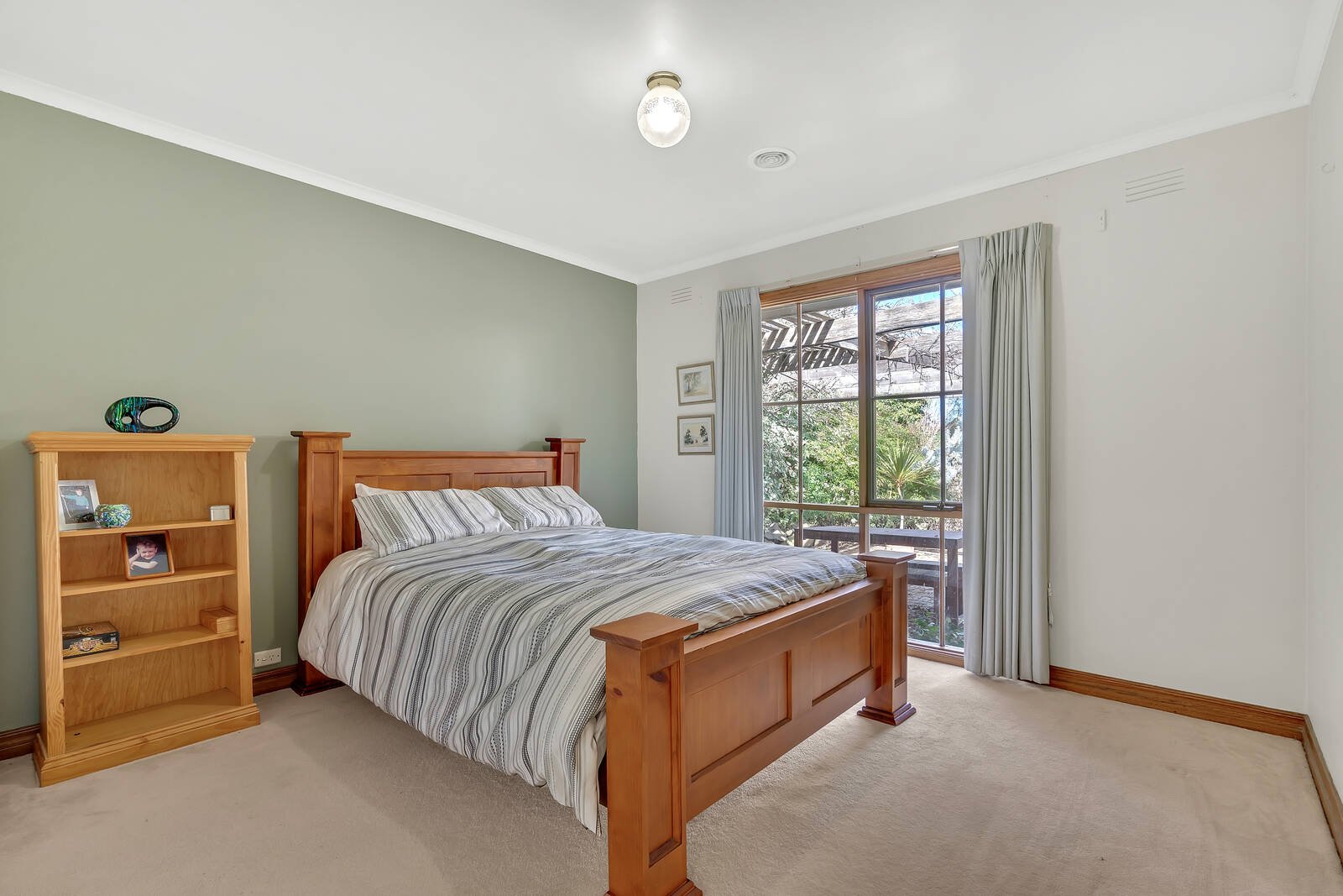 Property Gallery Thumbnail 12