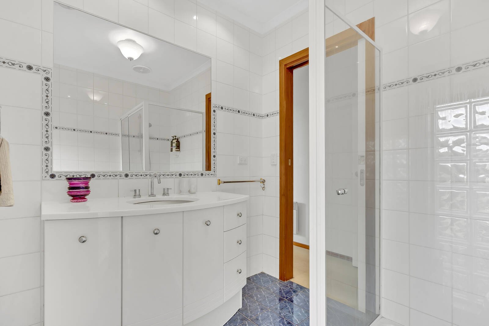 Property Gallery Thumbnail 16