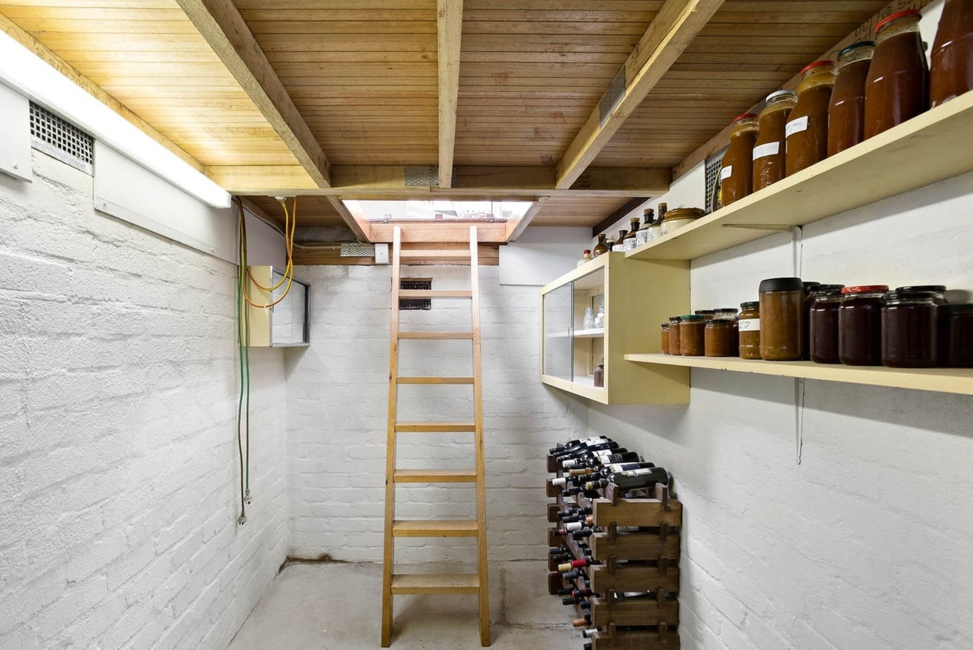 Property Gallery Thumbnail 9