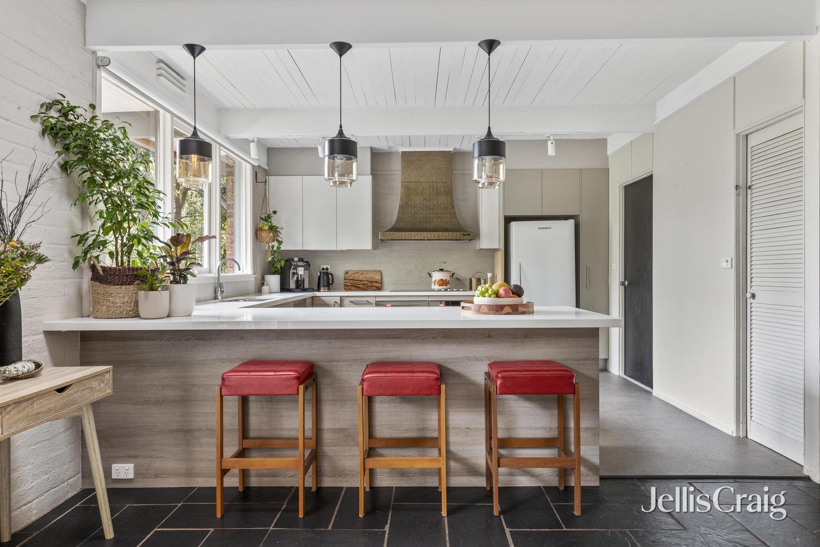 69 Henry Street, Eltham image 3