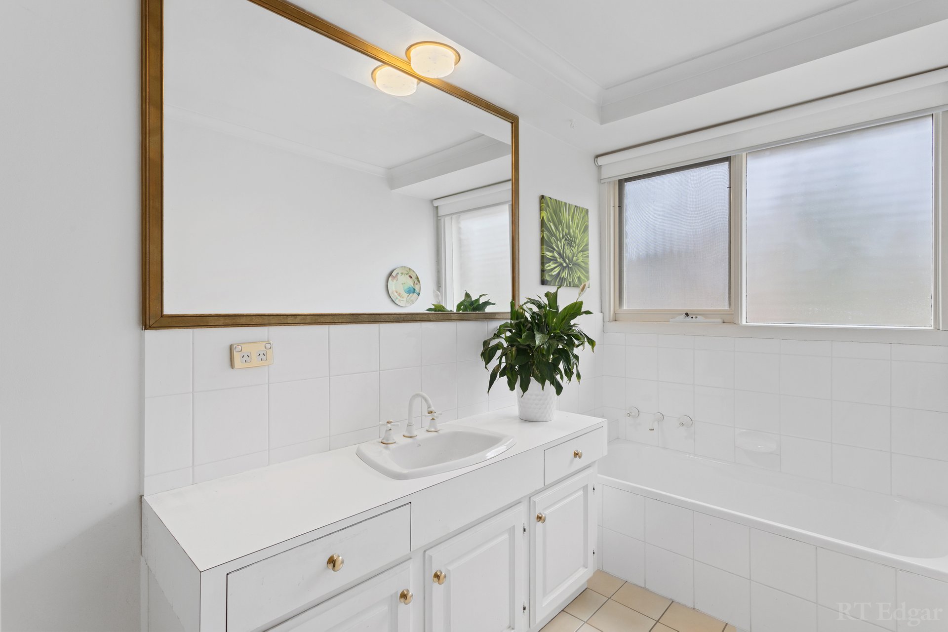 Property Gallery Thumbnail 7