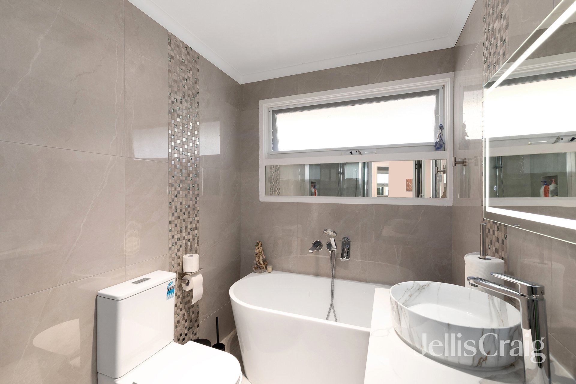 69 Karingal Drive, Briar&nbsp;Hill image 9