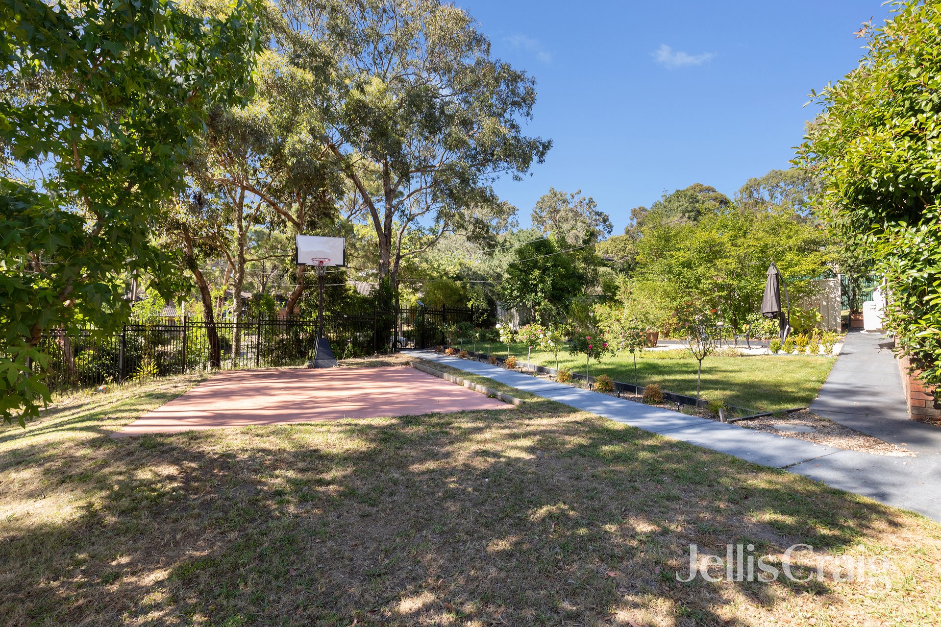 69 Karingal Drive, Briar&nbsp;Hill image 11