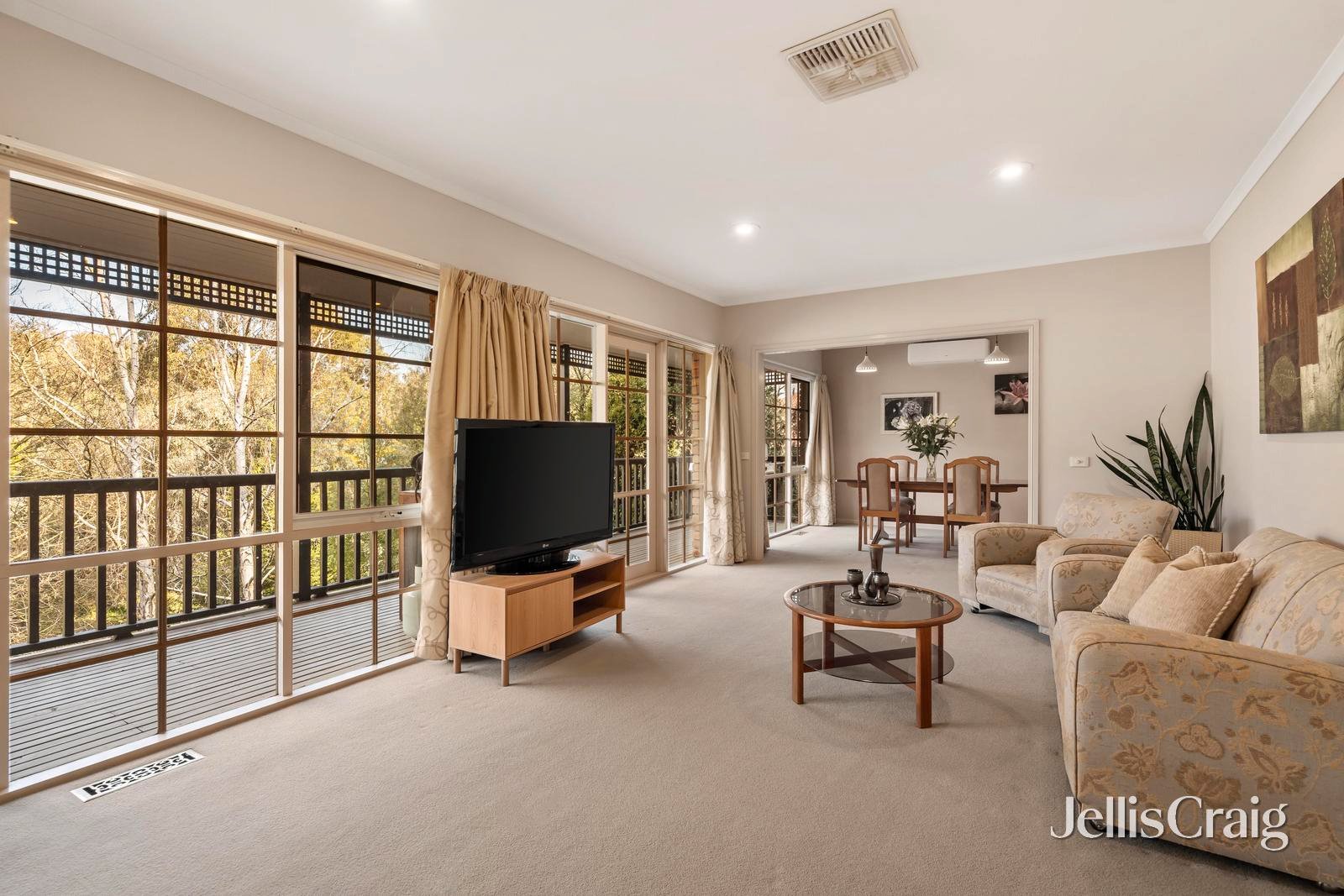 69 Kubis Drive, Ringwood&nbsp;North image 2