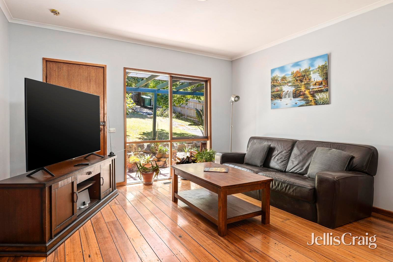 69 Loughnan Road, Ringwood image 2