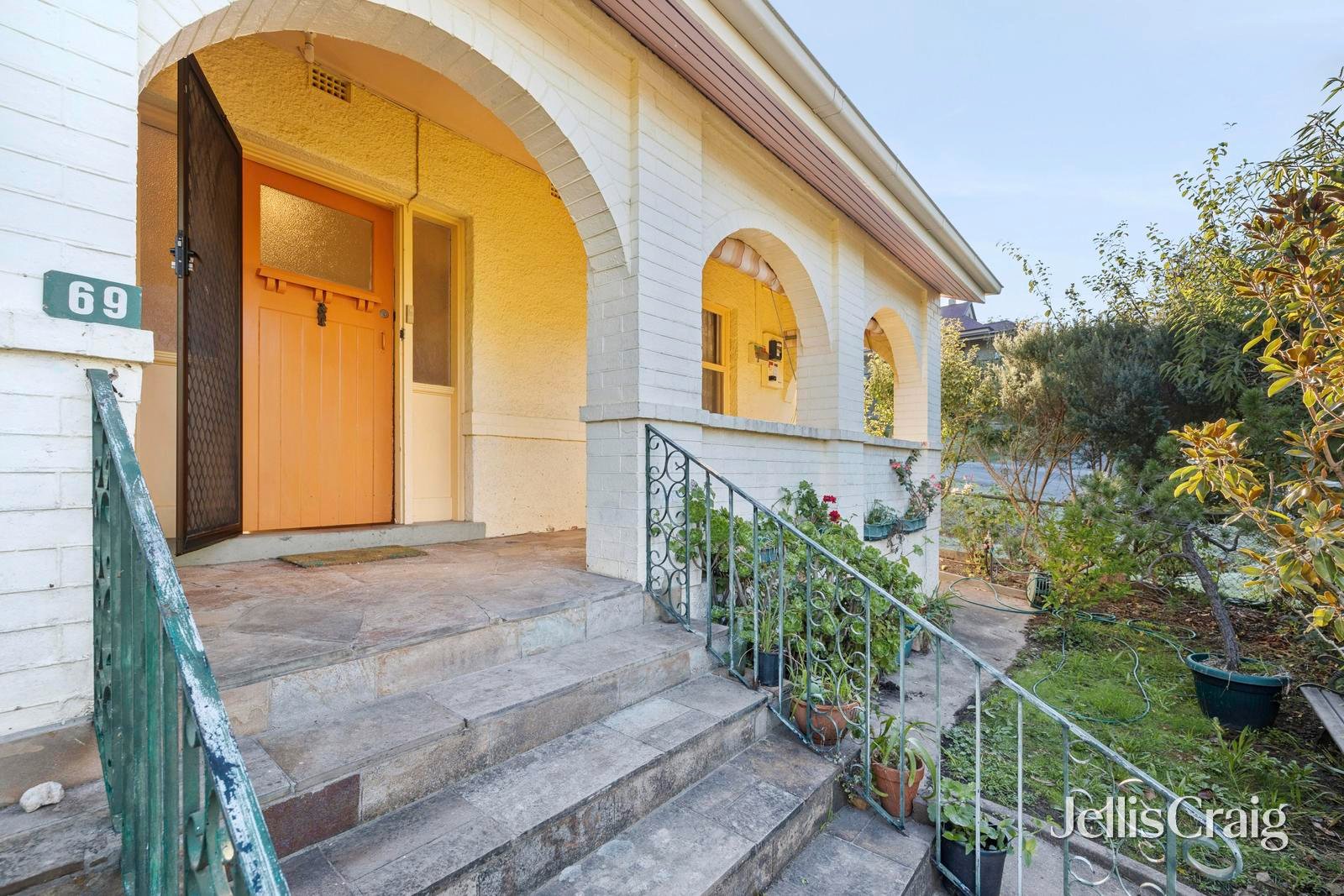 69 Lyttleton Street, Castlemaine image 2