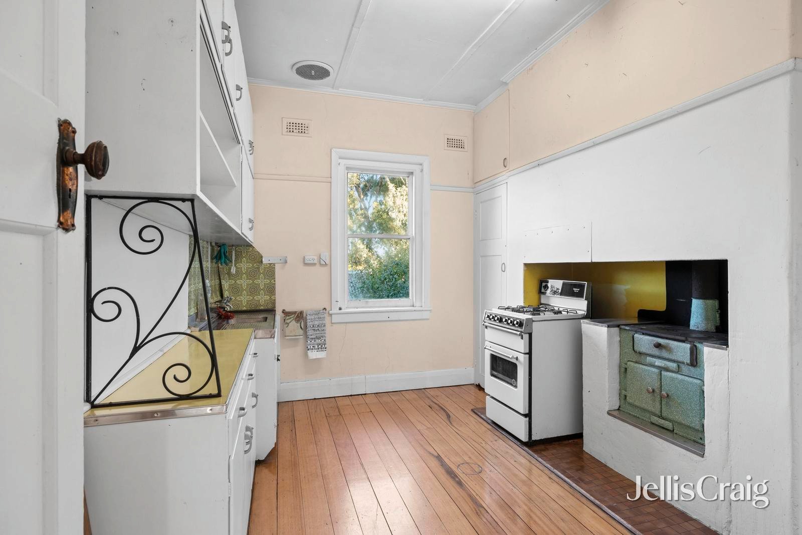 69 Lyttleton Street, Castlemaine image 5