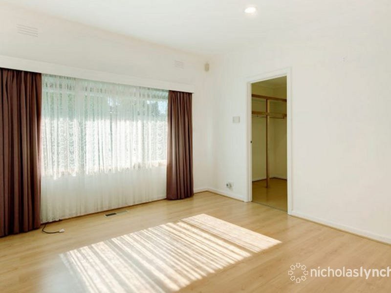 Property Gallery Thumbnail 6