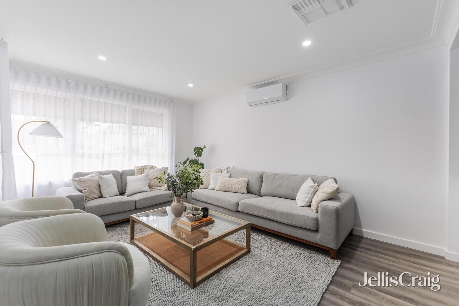 69 Mayfield Drive, Mount Waverley image 2