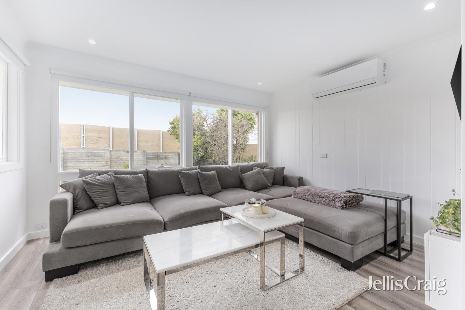 69 Mayfield Drive, Mount Waverley image 5