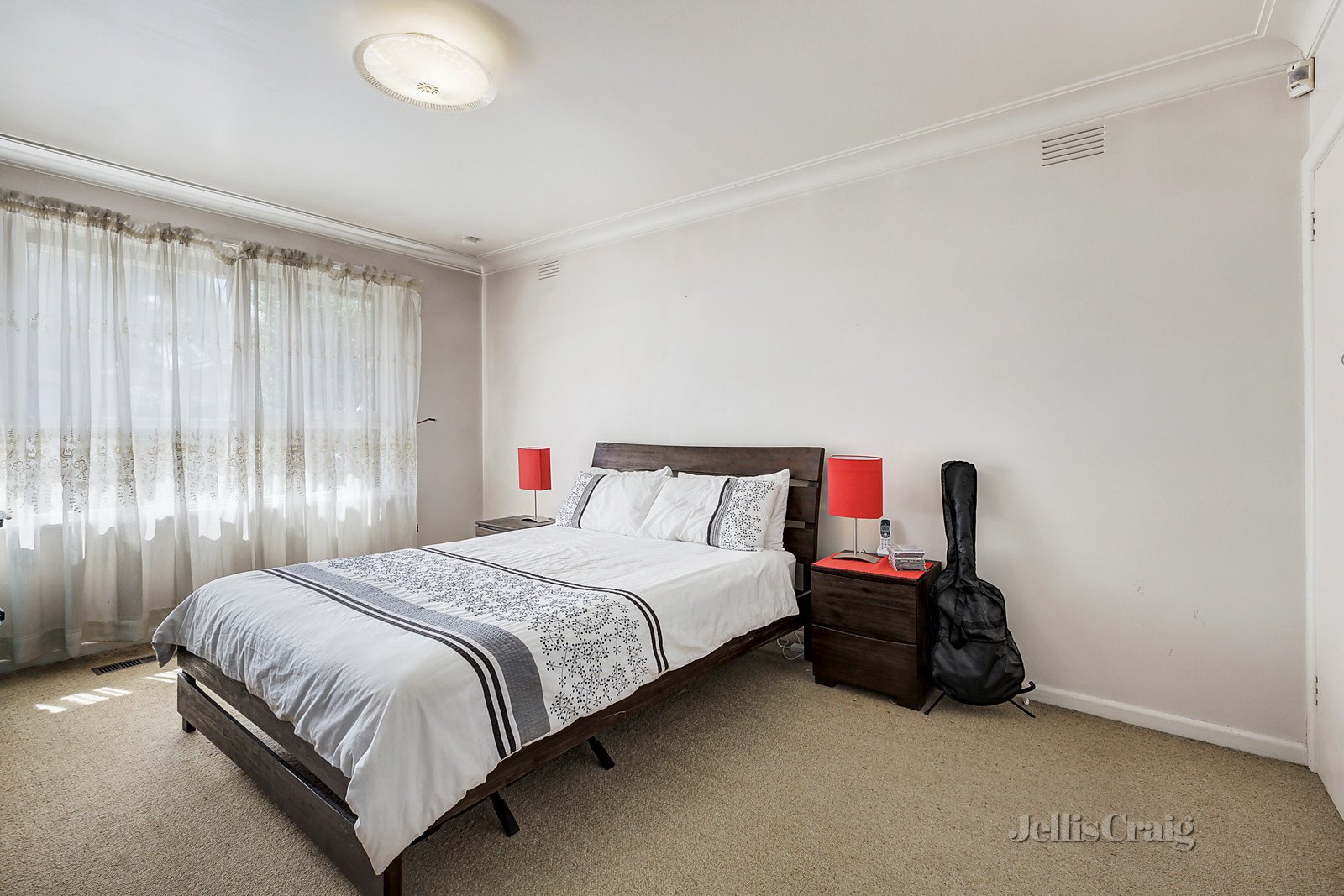 69 Mayfield Drive, Mount Waverley image 4