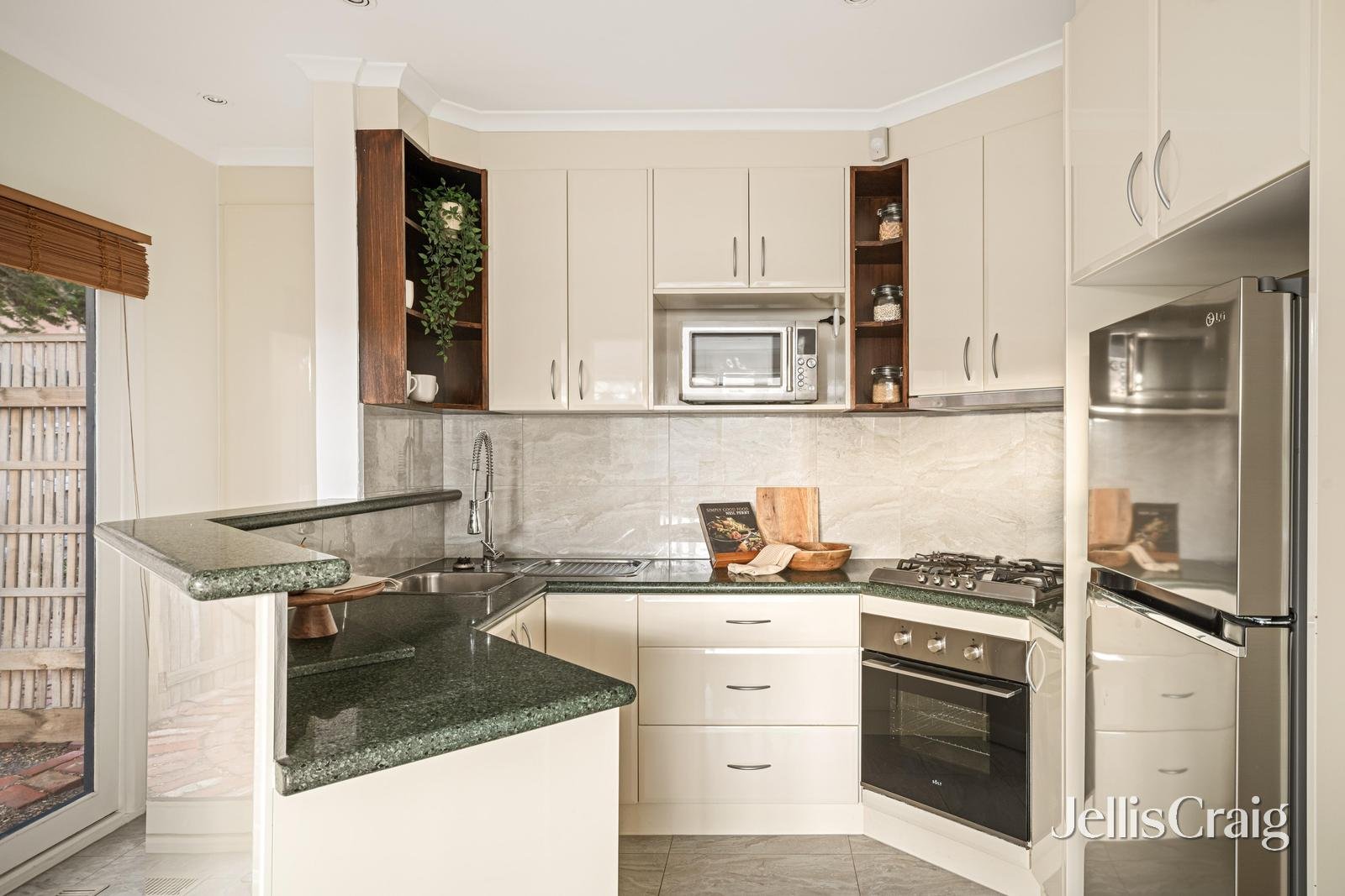 69 Nepean Highway, Aspendale image 4