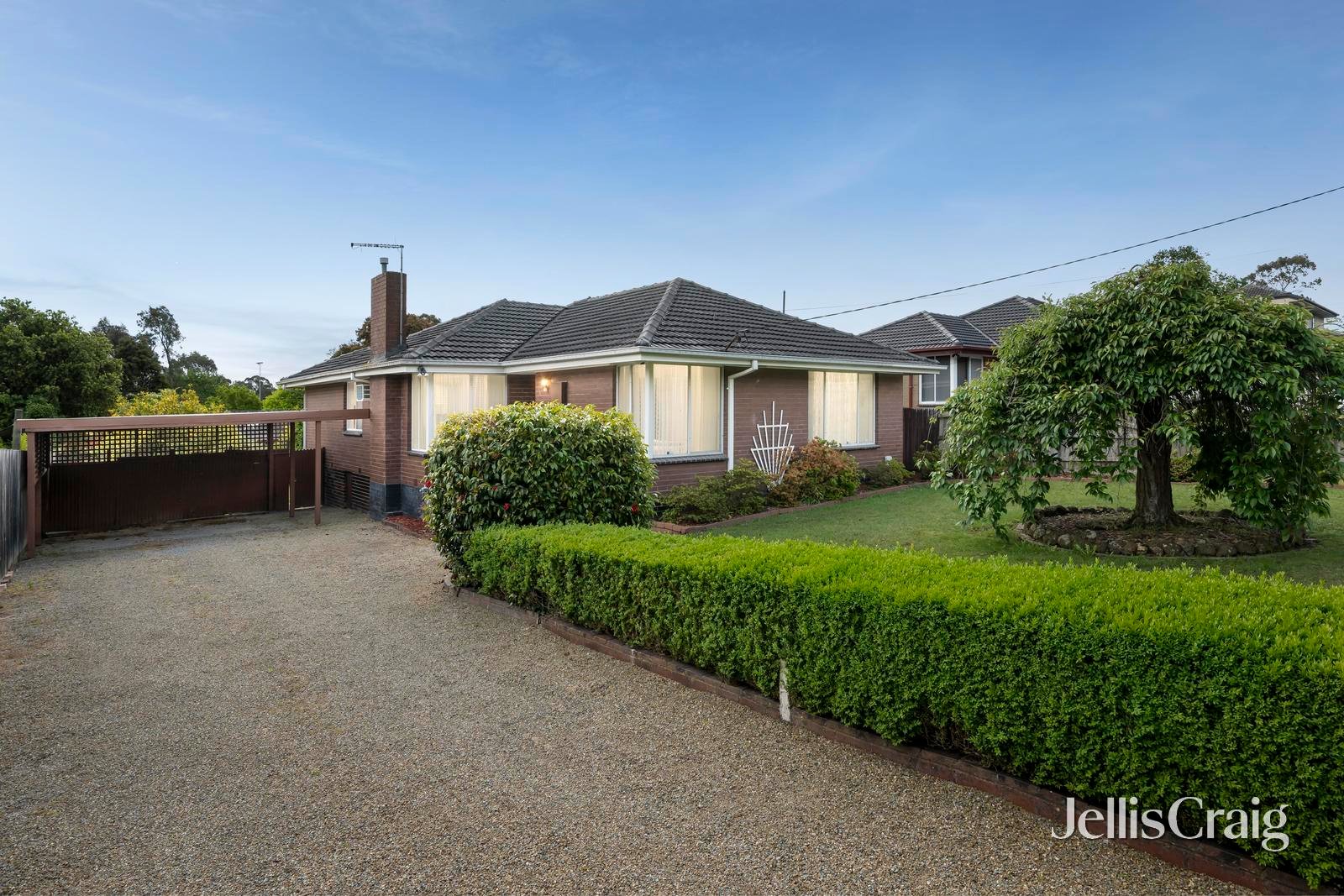 69 Pembroke Road, Mooroolbark image 1