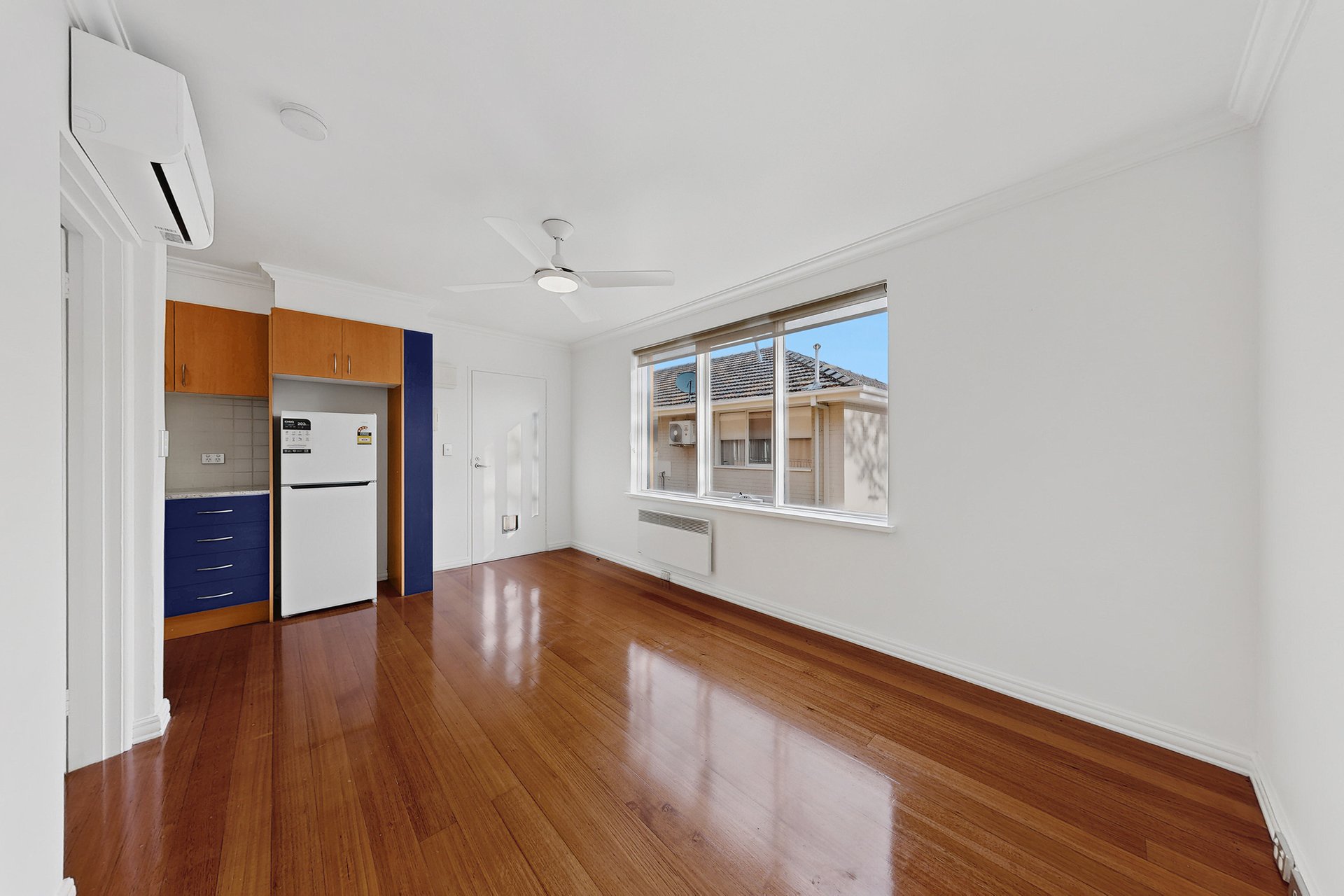 6/9 Robert Street, Elwood image 3
