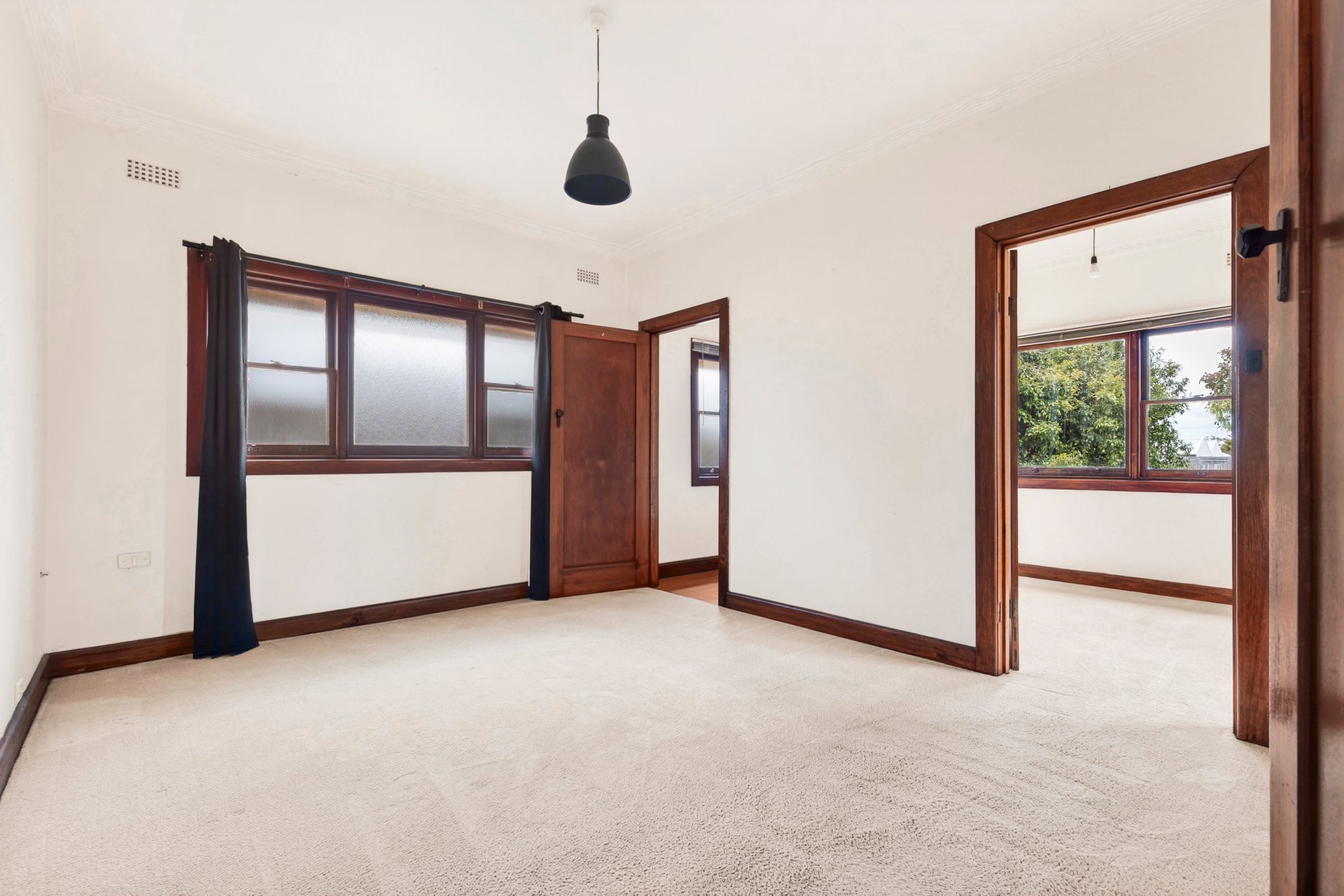 69 Shannon Avenue, Manifold&nbsp;Heights image 2