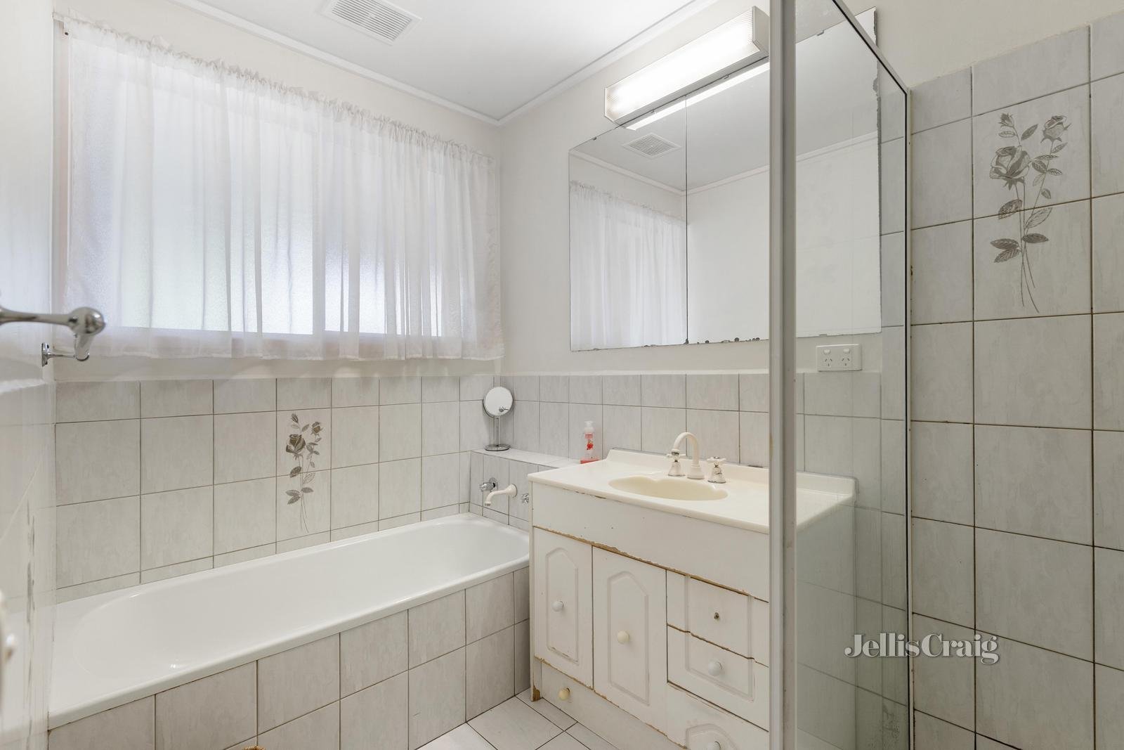 69 Winmalee Drive, Glen&nbsp;Waverley image 3