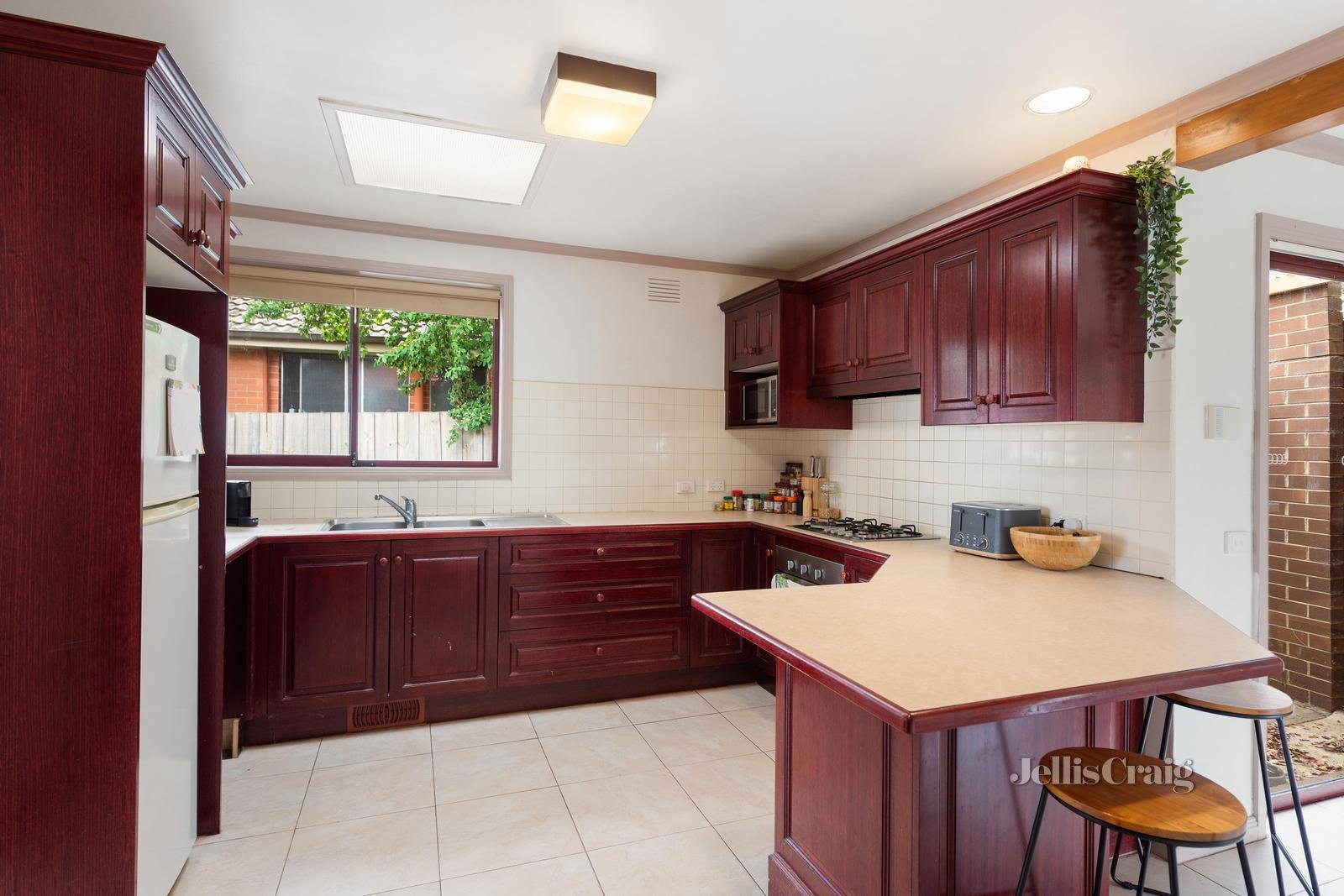 69 Winmalee Drive, Glen&nbsp;Waverley image 2