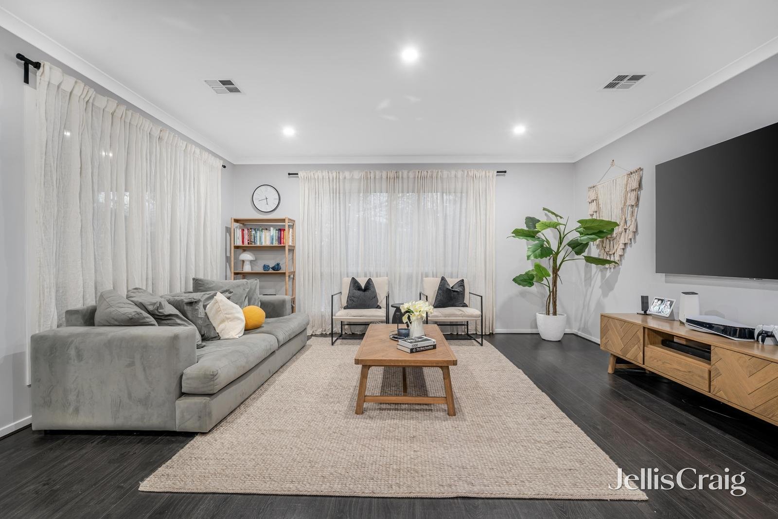 69 Woodhouse Grove, Box Hill North image 2