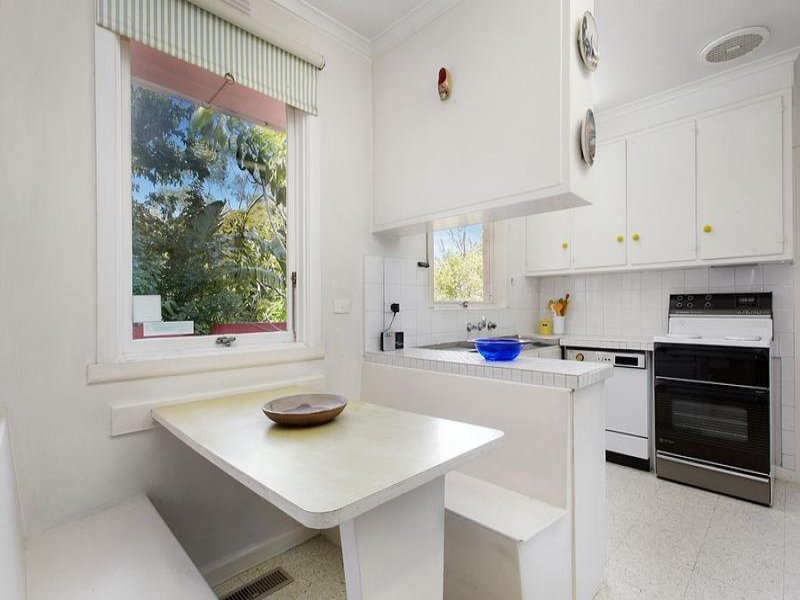 69 Woodville Street, Balwyn North image 3