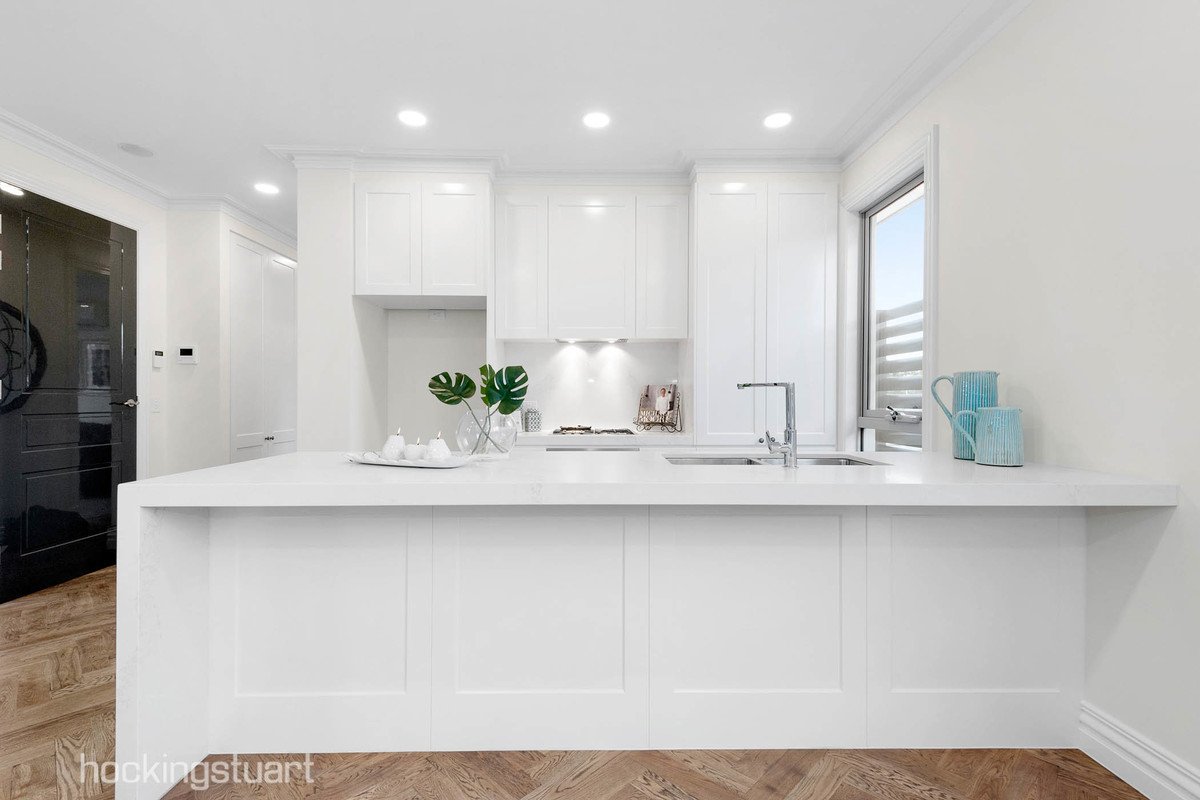 6/91 Warrigal Road, Surrey Hills image 3