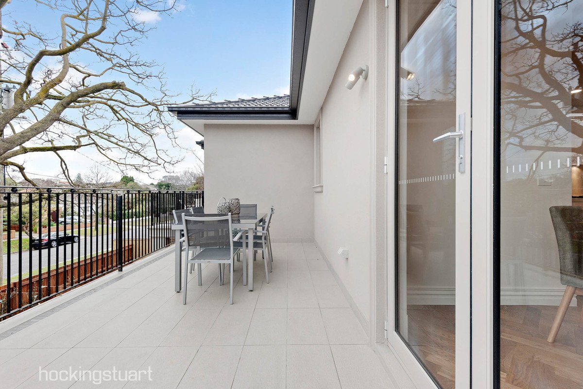 6/91 Warrigal Road, Surrey Hills image 9