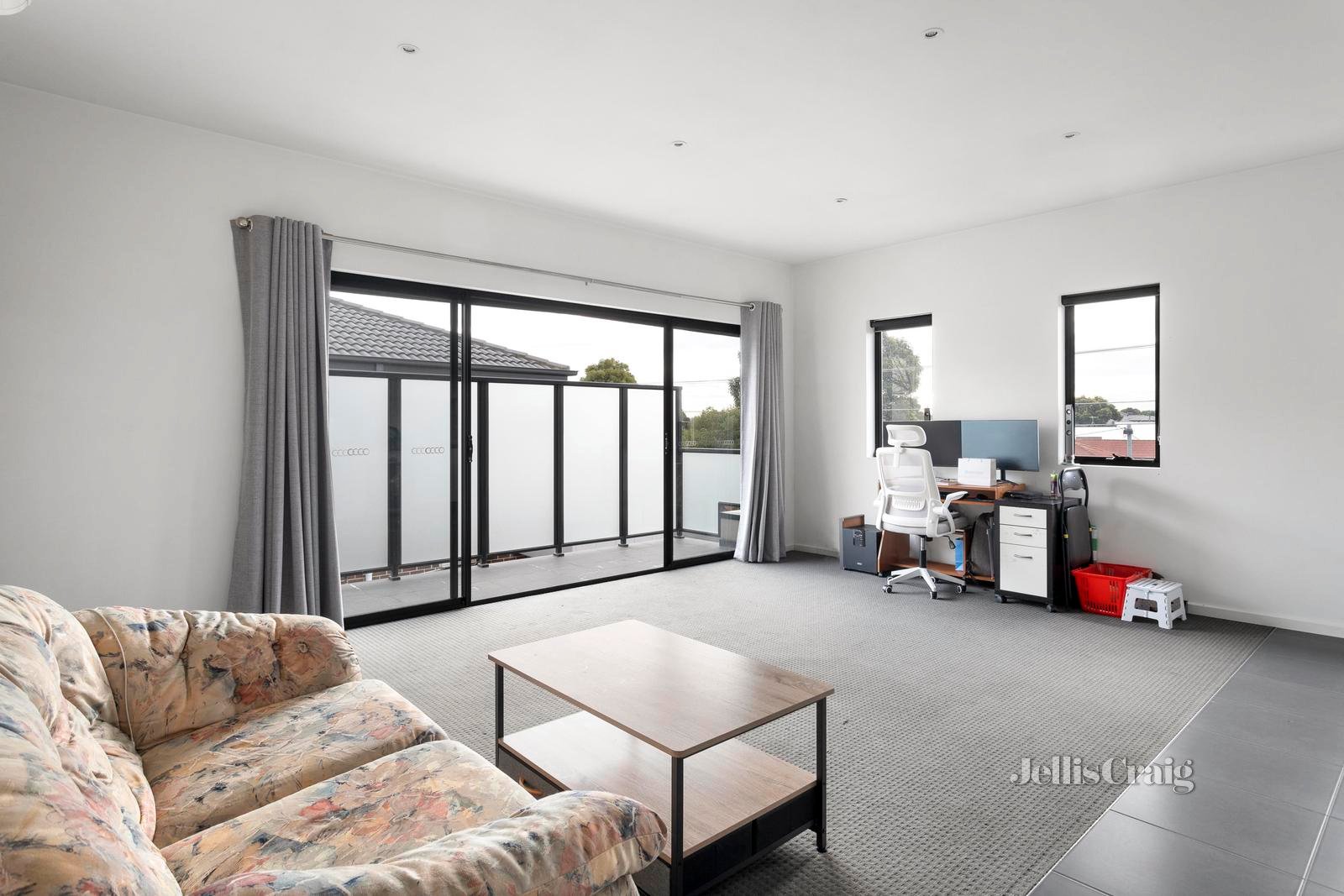 6/99 Barton Street, Reservoir image 2