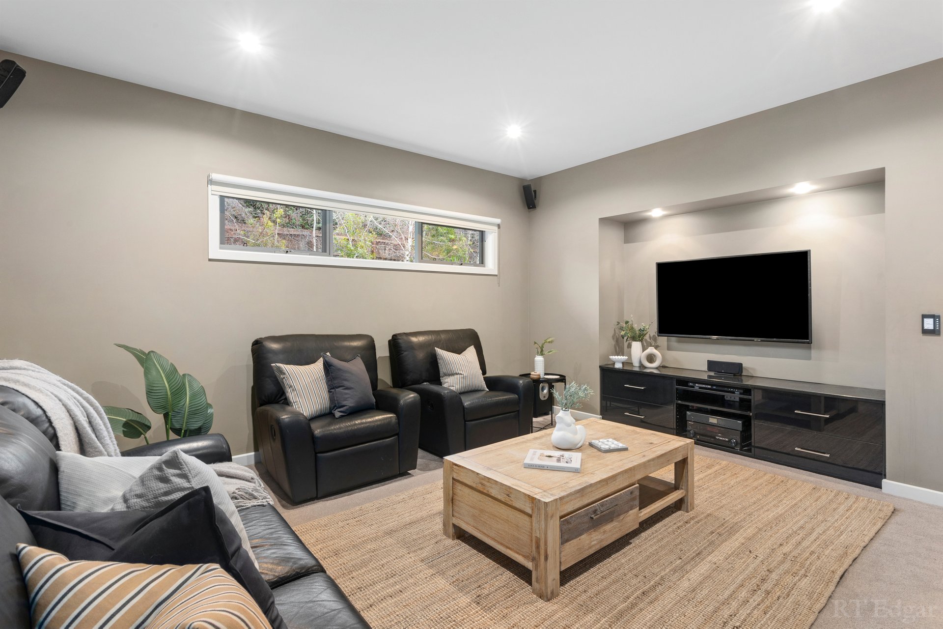 Property Gallery Thumbnail 6