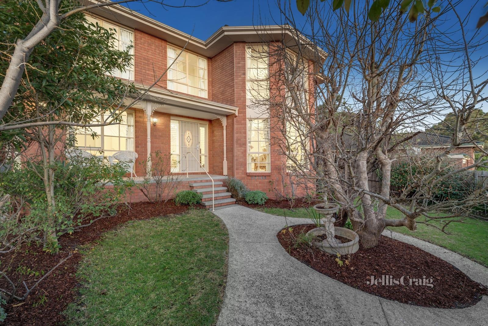 69A Oak Hill Road, Mount Waverley image 1